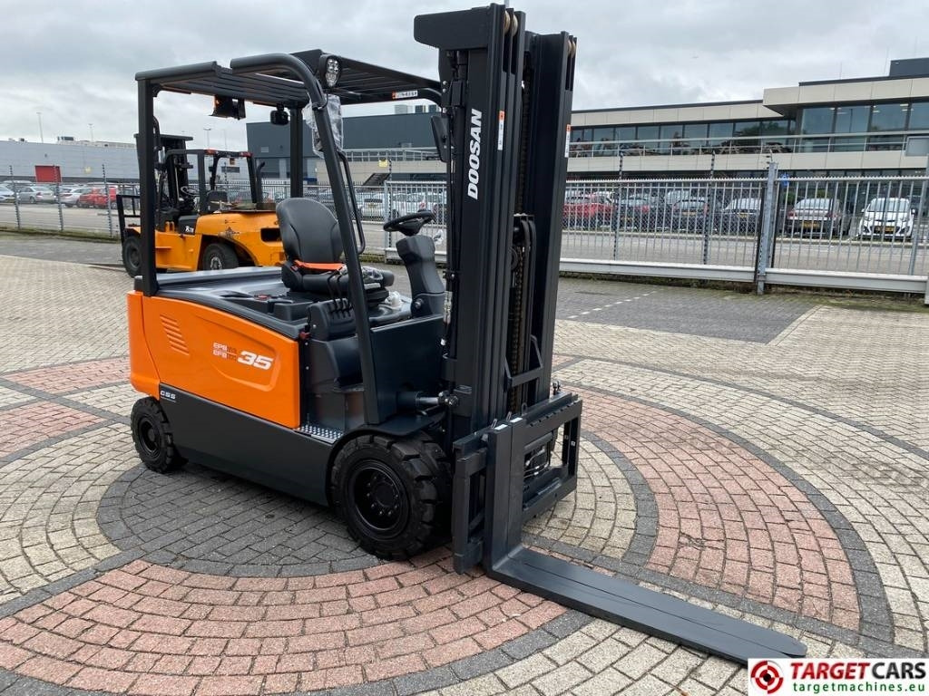 Doosan B35X-7 Plus Electric Forklift 3.5T Triplex-482cm - Carretilla elevadora eléctrica: foto 3 Doosan B35X-7 Plus Electric Forklift 3.5T Triplex-482cm - Carretilla elevadora eléctrica: foto 3