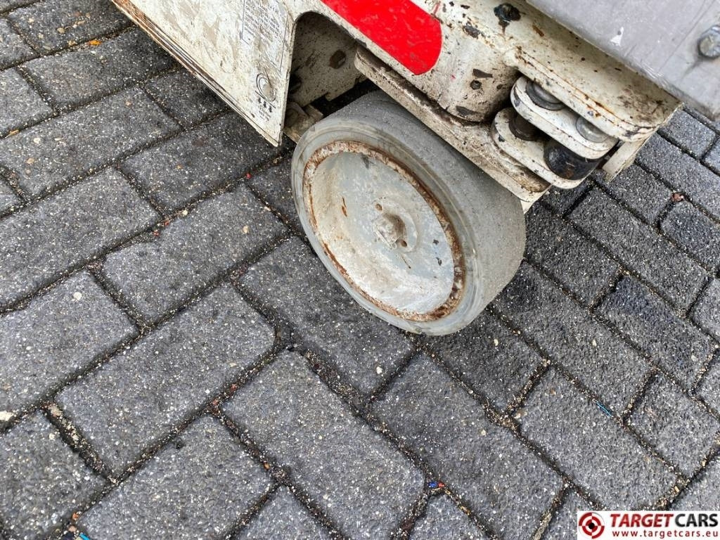 Plataforma de mástil vertical Genie GR-20 RunAbout Electric Vertical Mast Lift 802cm: foto 22 Plataforma de mástil vertical Genie GR-20 RunAbout Electric Vertical Mast Lift 802cm: foto 22