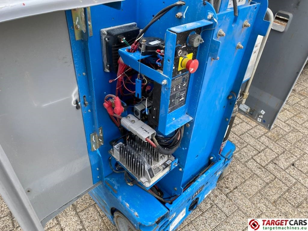 Plataforma de mástil vertical Genie GR15 RunAbout Electric Vertical Mast Lift 652cm: foto 15