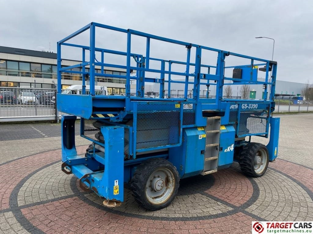Genie GS-3390RT Diesel 4x4 Scissor Work Lift 1206cm - Plataforma de tijeras: foto 3 Genie GS-3390RT Diesel 4x4 Scissor Work Lift 1206cm - Plataforma de tijeras: foto 3