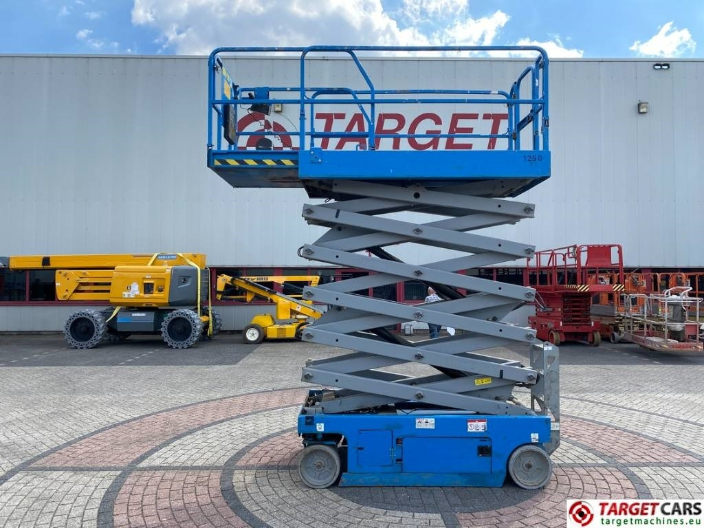 Genie GS-4047 Electric 4047 Scissor Work Lift 1389cm - Plataforma de tijeras: foto 5 Genie GS-4047 Electric 4047 Scissor Work Lift 1389cm - Plataforma de tijeras: foto 5