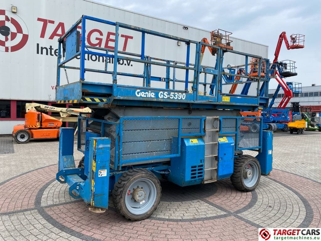Genie GS-5390RT Diesel 4x4 Scissor Work Lift 1815cm - Plataforma de tijeras: foto 1 Genie GS-5390RT Diesel 4x4 Scissor Work Lift 1815cm - Plataforma de tijeras: foto 1
