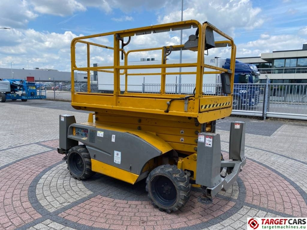 Haulotte Compact 12DX Diesel 4x4 Scissor Work Lift 1206cm - Plataforma de tijeras: foto 2 Haulotte Compact 12DX Diesel 4x4 Scissor Work Lift 1206cm - Plataforma de tijeras: foto 2