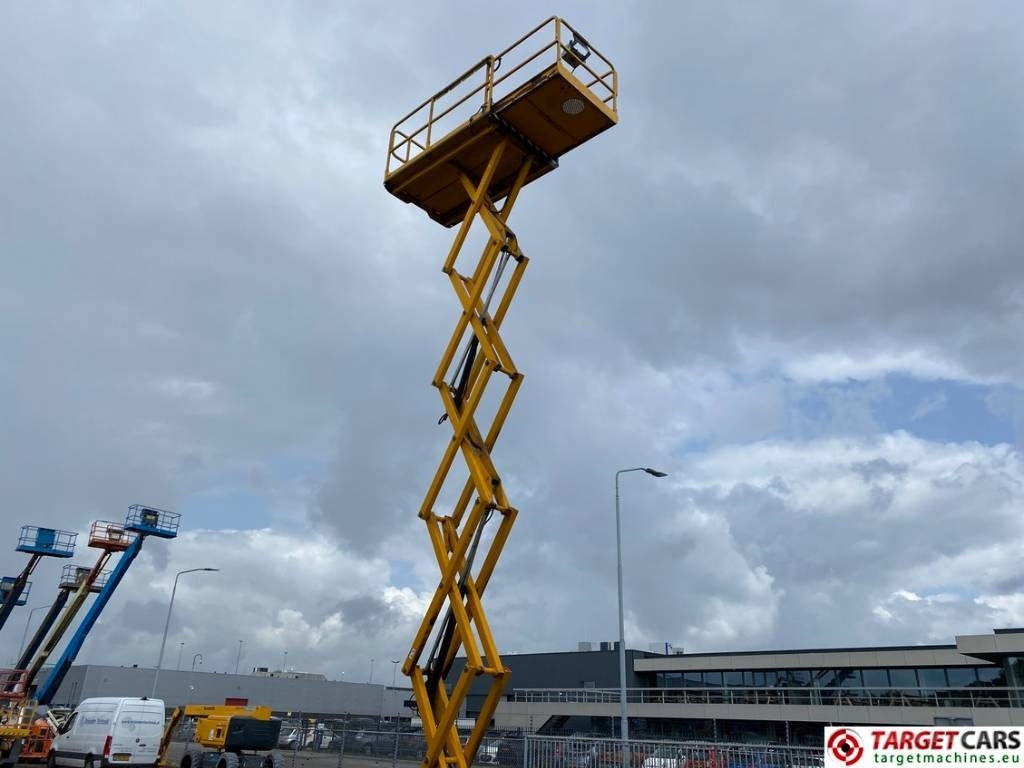 Plataforma de tijeras Haulotte Compact 12DX Diesel 4x4 Scissor Work Lift 1206cm: foto 24