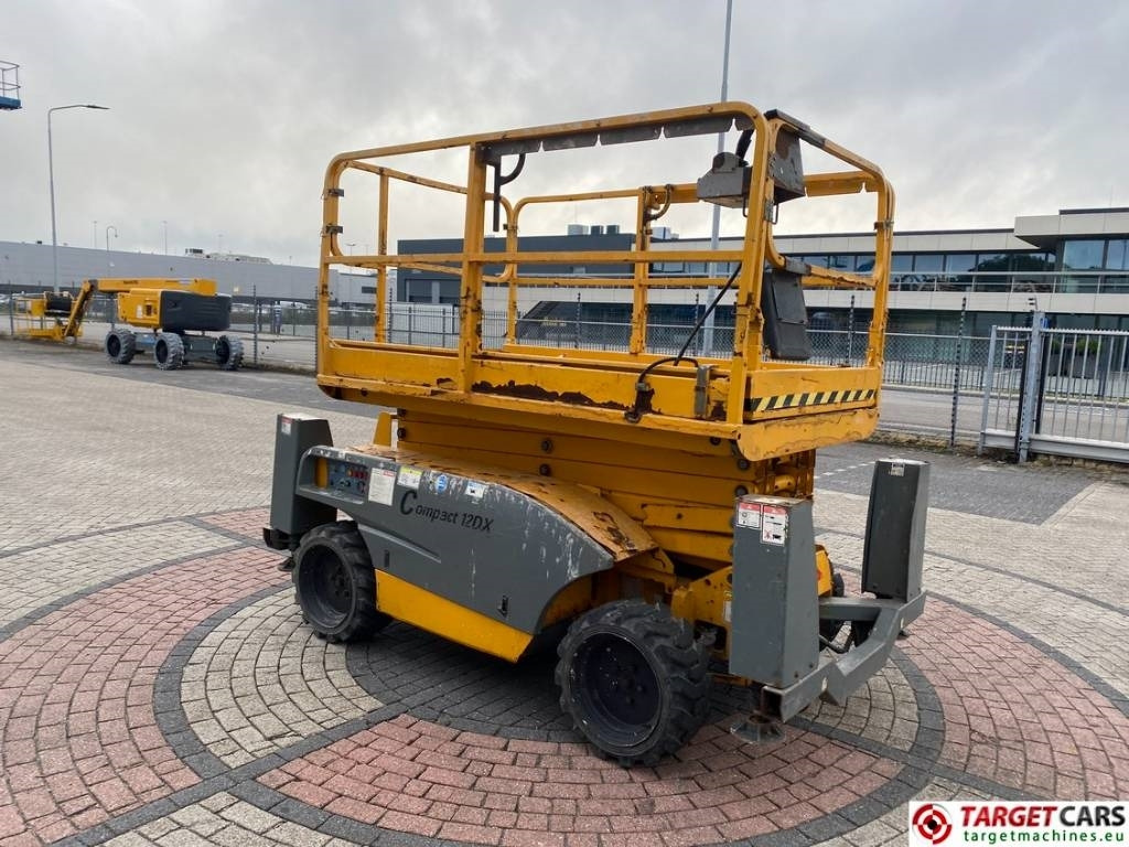 Haulotte Compact 12DX Diesel 4x4 Scissor Work Lift 1206cm - Plataforma de tijeras: foto 2 Haulotte Compact 12DX Diesel 4x4 Scissor Work Lift 1206cm - Plataforma de tijeras: foto 2