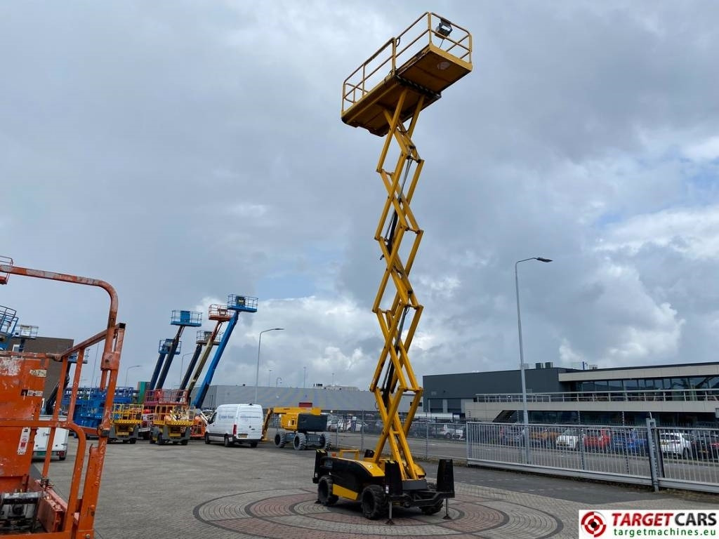 Plataforma de tijeras Haulotte Compact 12DX Diesel 4x4 Scissor Work Lift 1206cm: foto 7