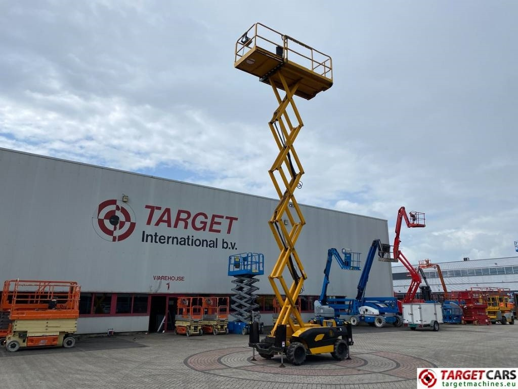 Plataforma de tijeras Haulotte Compact 12DX Diesel 4x4 Scissor Work Lift 1206cm: foto 6