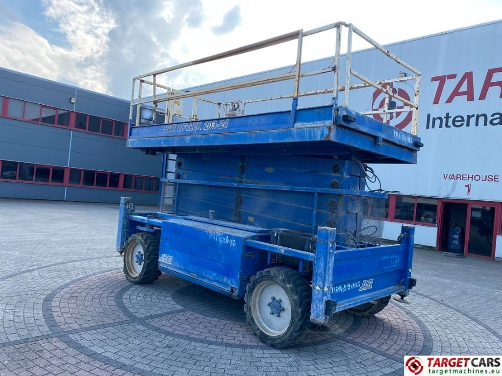 JLG Liftlux 203-24 Diesel 4x4 Scissor Work Lift 2230cm - Plataforma de tijeras: foto 4 JLG Liftlux 203-24 Diesel 4x4 Scissor Work Lift 2230cm - Plataforma de tijeras: foto 4