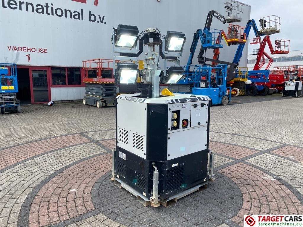 SMC SL80 Tower Light SL80K 4x300W Led - Torre de iluminación: foto 1 SMC SL80 Tower Light SL80K 4x300W Led - Torre de iluminación: foto 1