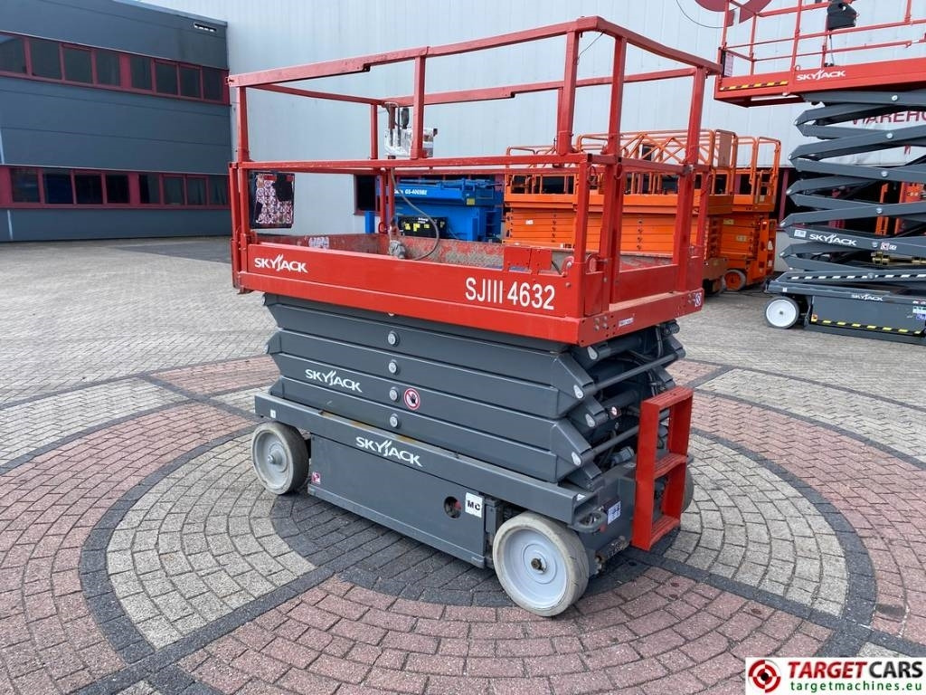 SkyJack SJ4632 Electric 4632 Scissor Work LIft 1170cm - Plataforma de tijeras: foto 4 SkyJack SJ4632 Electric 4632 Scissor Work LIft 1170cm - Plataforma de tijeras: foto 4