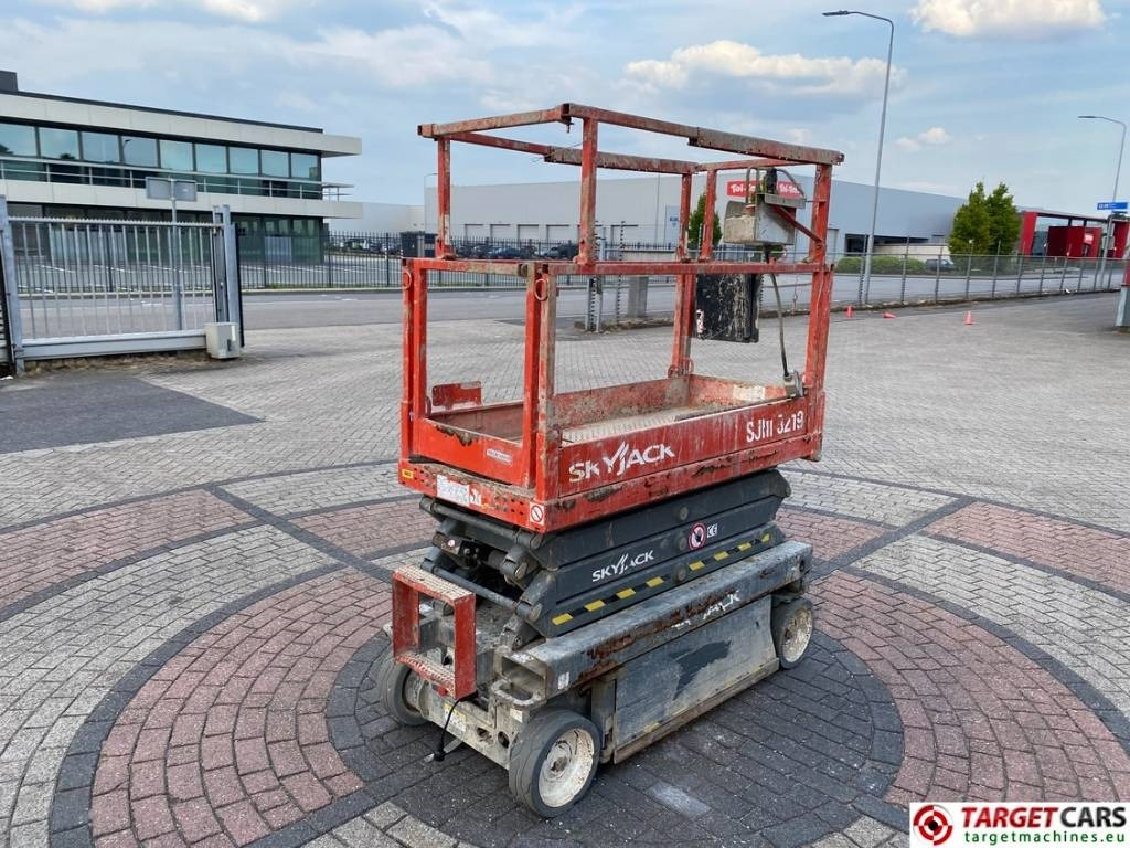 SkyJack SJIII-3219 Electric 3219 Scissor Work Lift 780cm - Plataforma de tijeras: foto 3 SkyJack SJIII-3219 Electric 3219 Scissor Work Lift 780cm - Plataforma de tijeras: foto 3
