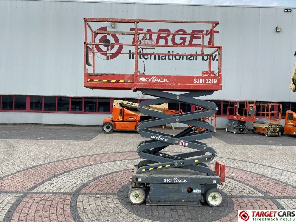 SkyJack SJIII-3219 Electric Scissor Work Lift 780cm - Plataforma de tijeras: foto 5 SkyJack SJIII-3219 Electric Scissor Work Lift 780cm - Plataforma de tijeras: foto 5