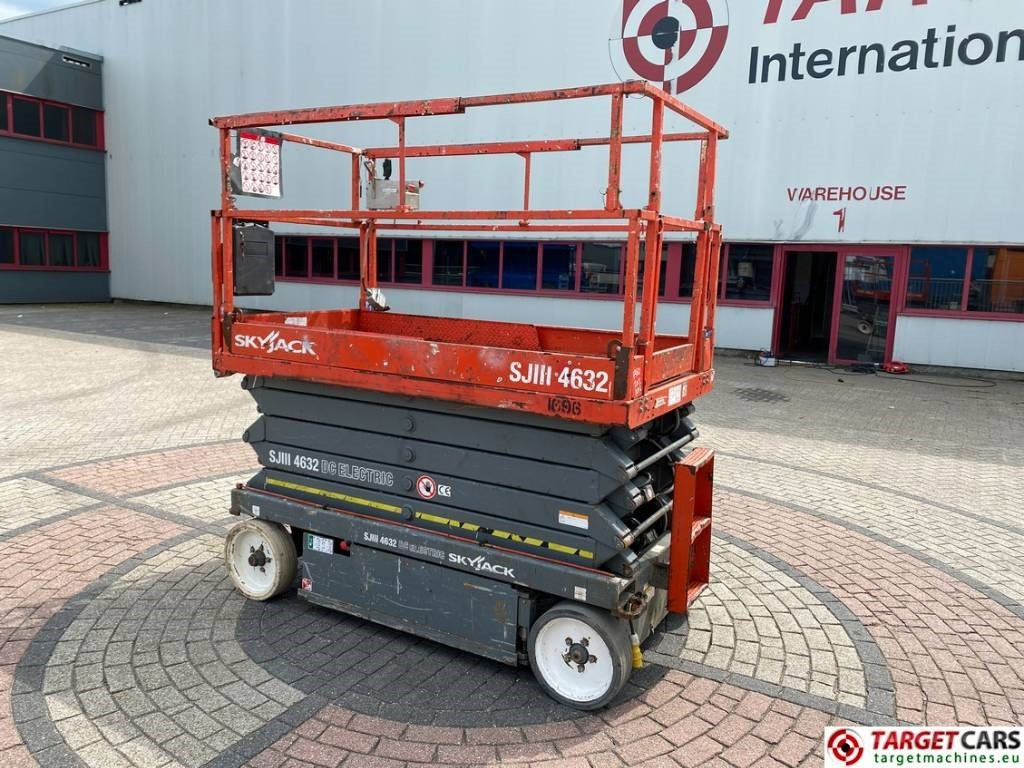 SkyJack SJIII-4632 Electric 4632 Scissor Work Lift 1170cm - Plataforma de tijeras: foto 4 SkyJack SJIII-4632 Electric 4632 Scissor Work Lift 1170cm - Plataforma de tijeras: foto 4