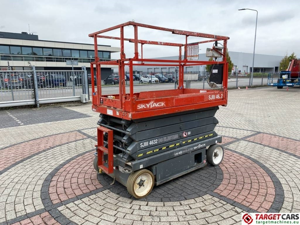 SkyJack SJIII-4632 Electric 4632 Scissor Work Lift 1170cm - Plataforma de tijeras: foto 3 SkyJack SJIII-4632 Electric 4632 Scissor Work Lift 1170cm - Plataforma de tijeras: foto 3