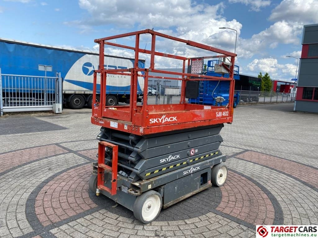 SkyJack SJIII-4632 Electric 4632 Scissor Work Lift 1170cm - Plataforma de tijeras: foto 3 SkyJack SJIII-4632 Electric 4632 Scissor Work Lift 1170cm - Plataforma de tijeras: foto 3