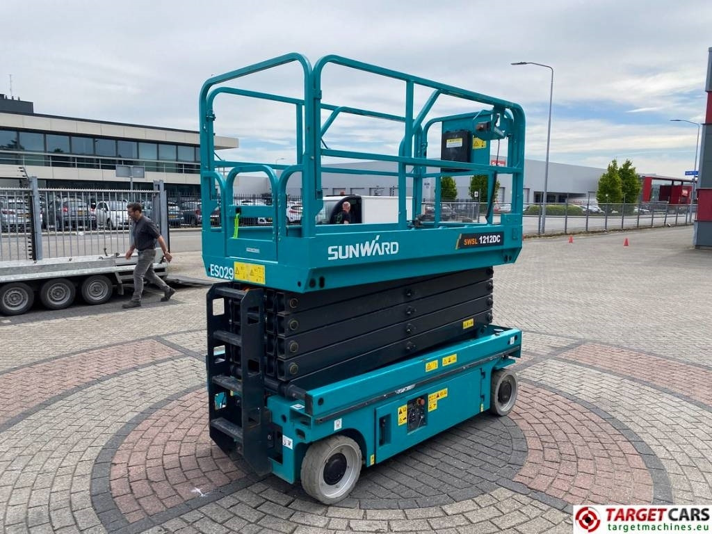Sunward SWSL1212DC Electric Scissor Work LIft 1200cm - Plataforma de tijeras: foto 3 Sunward SWSL1212DC Electric Scissor Work LIft 1200cm - Plataforma de tijeras: foto 3