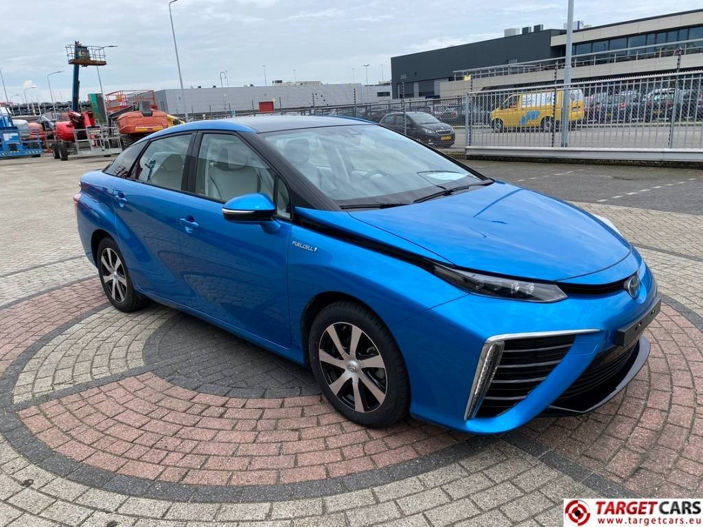 Toyota Mirai FCV HydroGen FuelCell  - Sedan: foto 3 Toyota Mirai FCV HydroGen FuelCell  - Sedan: foto 3