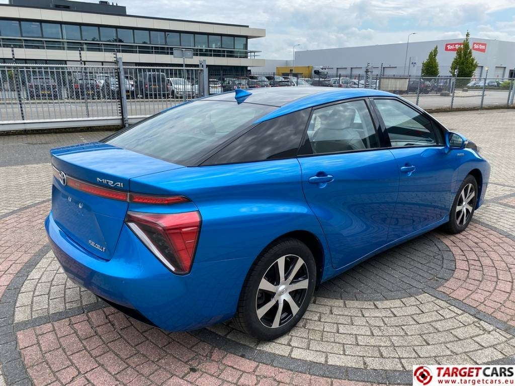 Toyota Mirai FCV HydroGen FuelCell  - Sedan: foto 4 Toyota Mirai FCV HydroGen FuelCell  - Sedan: foto 4