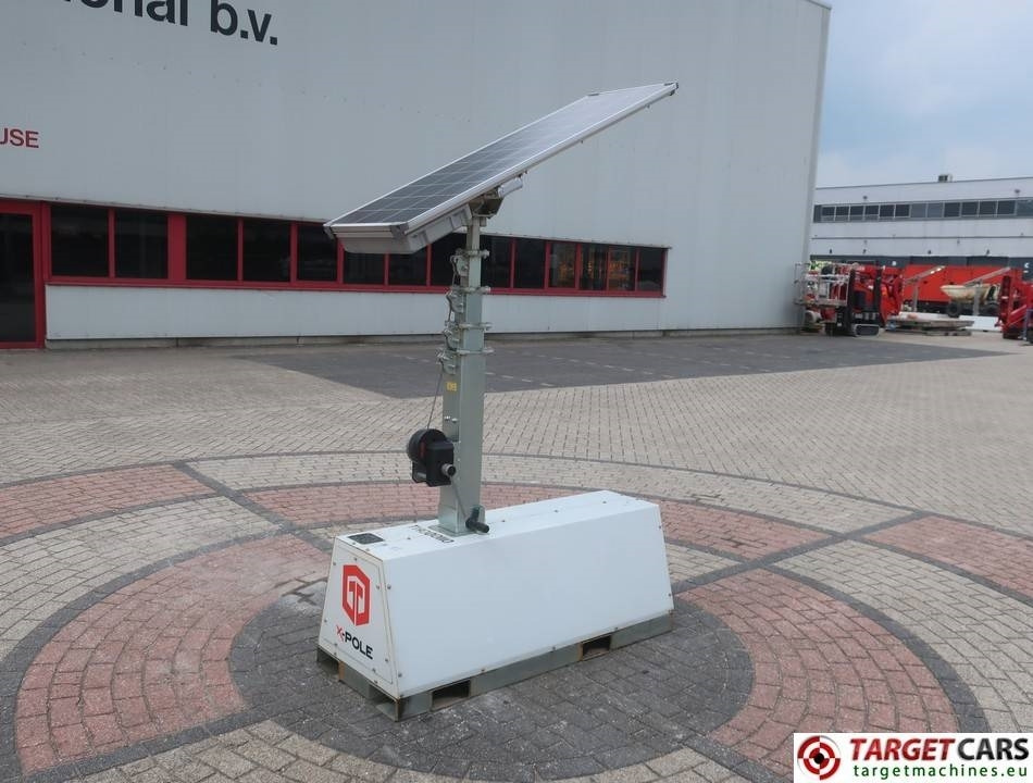 Trime X-Pole Tower Light 2x25W Led Solar Panel - Torre de iluminación: foto 1 Trime X-Pole Tower Light 2x25W Led Solar Panel - Torre de iluminación: foto 1