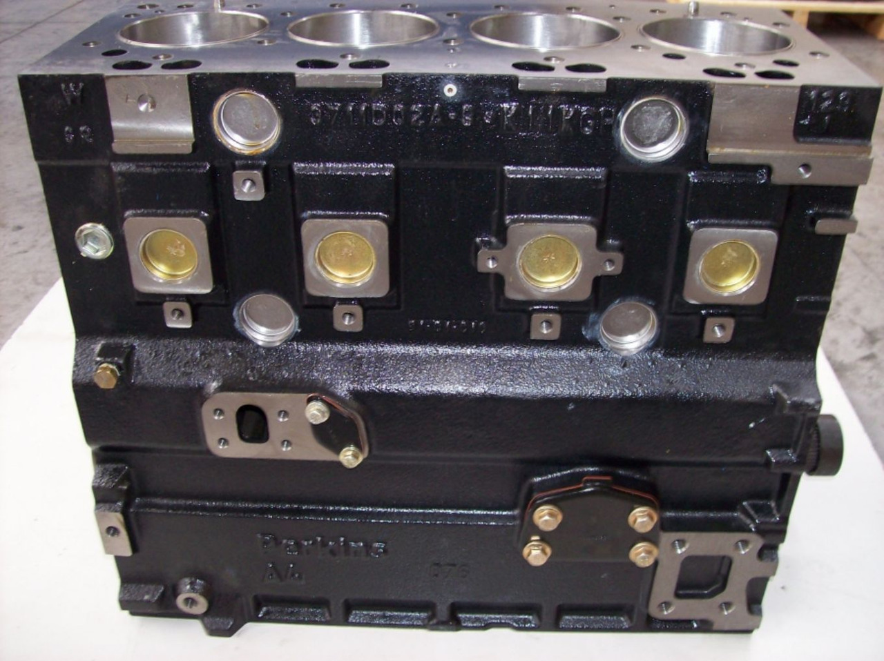 Caterpillar Short Block 3054 - Bloque de cilindros para Maquinaria de construcción: foto 1 Caterpillar Short Block 3054 - Bloque de cilindros para Maquinaria de construcción: foto 1