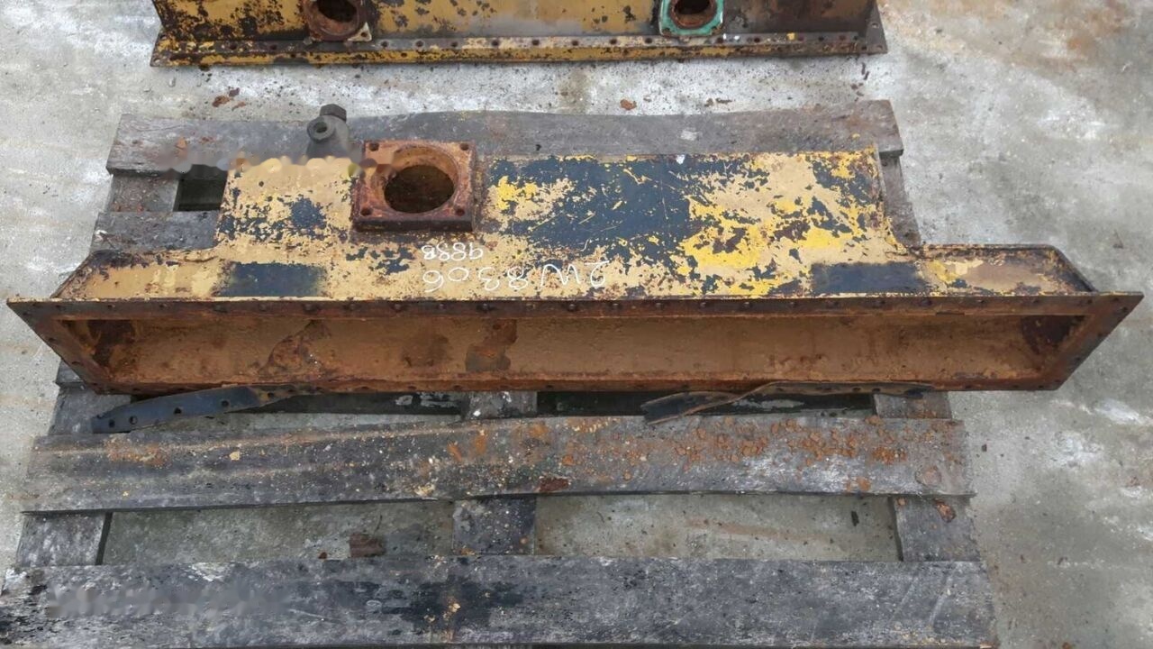 RADIATOR TANK (2W8306 2W8305) CATERPILLAR 988B - Radiador para Cargadora de ruedas: foto 1 RADIATOR TANK (2W8306 2W8305) CATERPILLAR 988B - Radiador para Cargadora de ruedas: foto 1