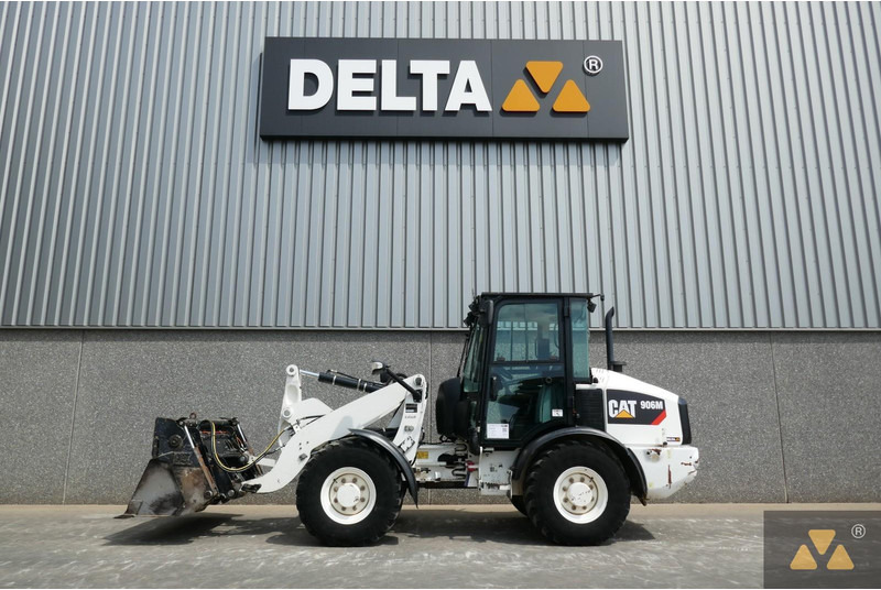 Cargadora de ruedas Caterpillar 906M: foto 1