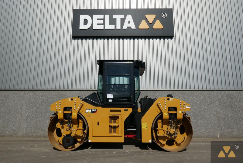 Rodillo Caterpillar CB13: foto 1