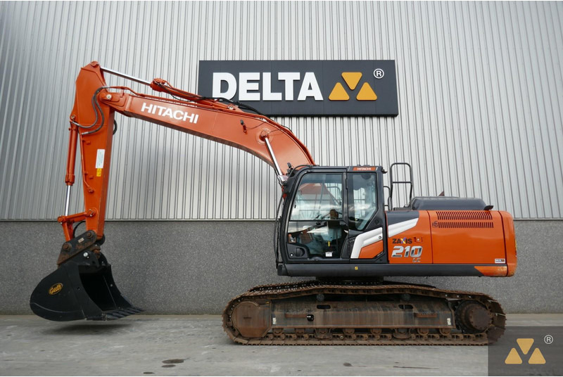 Hitachi ZX210LC-7 - Excavadora de cadenas: foto 1 Hitachi ZX210LC-7 - Excavadora de cadenas: foto 1