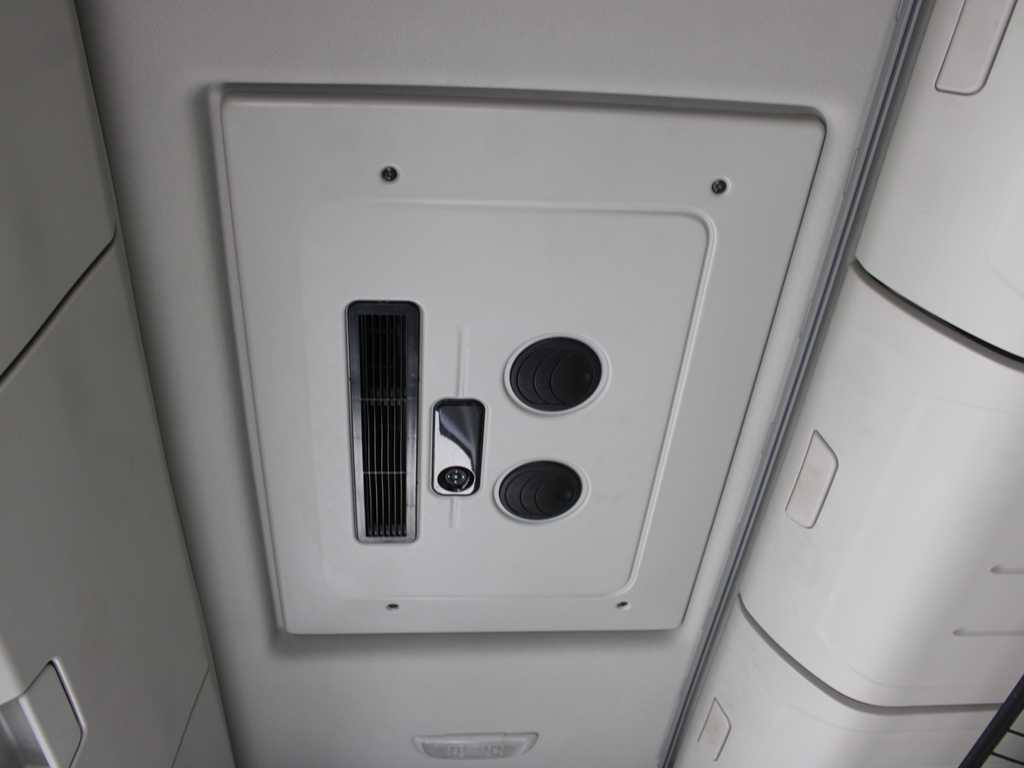 Leasing para  Ford F-MAX LL 12TX, EURO 6, LOWDECK, NAVIGATION, INDEPENDENT AIR CONDITIONING Ford F-MAX LL 12TX, EURO 6, LOWDECK, NAVIGATION, INDEPENDENT AIR CONDITIONING: foto 11 Leasing para  Ford F-MAX LL 12TX, EURO 6, LOWDECK, NAVIGATION, INDEPENDENT AIR CONDITIONING Ford F-MAX LL 12TX, EURO 6, LOWDECK, NAVIGATION, INDEPENDENT AIR CONDITIONING: foto 11