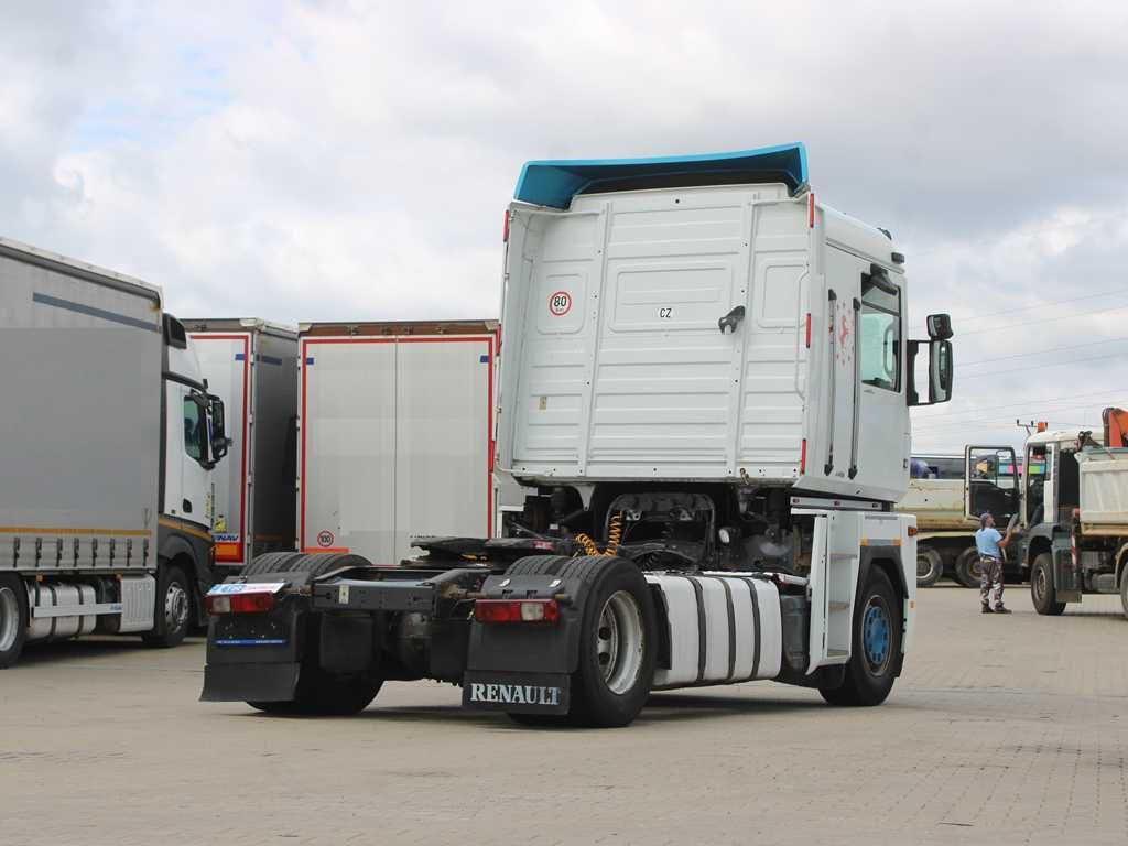 Renault MAGNUM 440.18, EURO 3 - Cabeza tractora: foto 2 Renault MAGNUM 440.18, EURO 3 - Cabeza tractora: foto 2