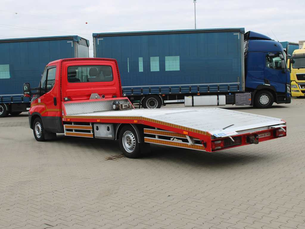 Iveco 35S18, EURO 6, WINCH, DRIVES, TIRES 80% - Grua de remolque autos: foto 5 Iveco 35S18, EURO 6, WINCH, DRIVES, TIRES 80% - Grua de remolque autos: foto 5