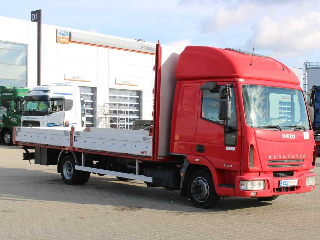 Iveco EUROCARGO ML 90E17, EURO 3, PNEU 80% - Camión lona: foto 2 Iveco EUROCARGO ML 90E17, EURO 3, PNEU 80% - Camión lona: foto 2