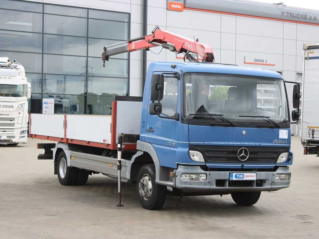 Mercedes-Benz ATEGO 1018, EURO 3, CRANE FASSI F40A.21 - Camión caja abierta, Camión grúa: foto 2 Mercedes-Benz ATEGO 1018, EURO 3, CRANE FASSI F40A.21 - Camión caja abierta, Camión grúa: foto 2