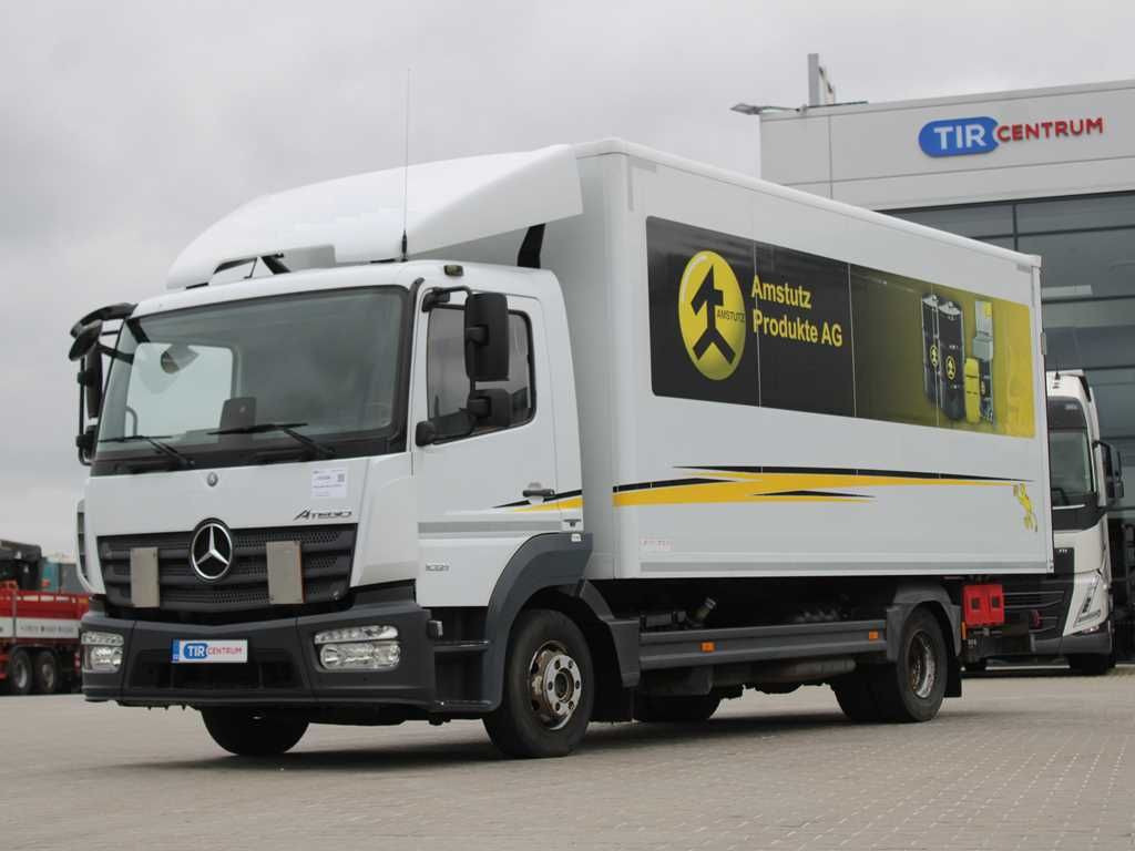 Mercedes-Benz ATEGO 1021, EURO 6, TAIL LIFT - Camión caja cerrada: foto 1 Mercedes-Benz ATEGO 1021, EURO 6, TAIL LIFT - Camión caja cerrada: foto 1