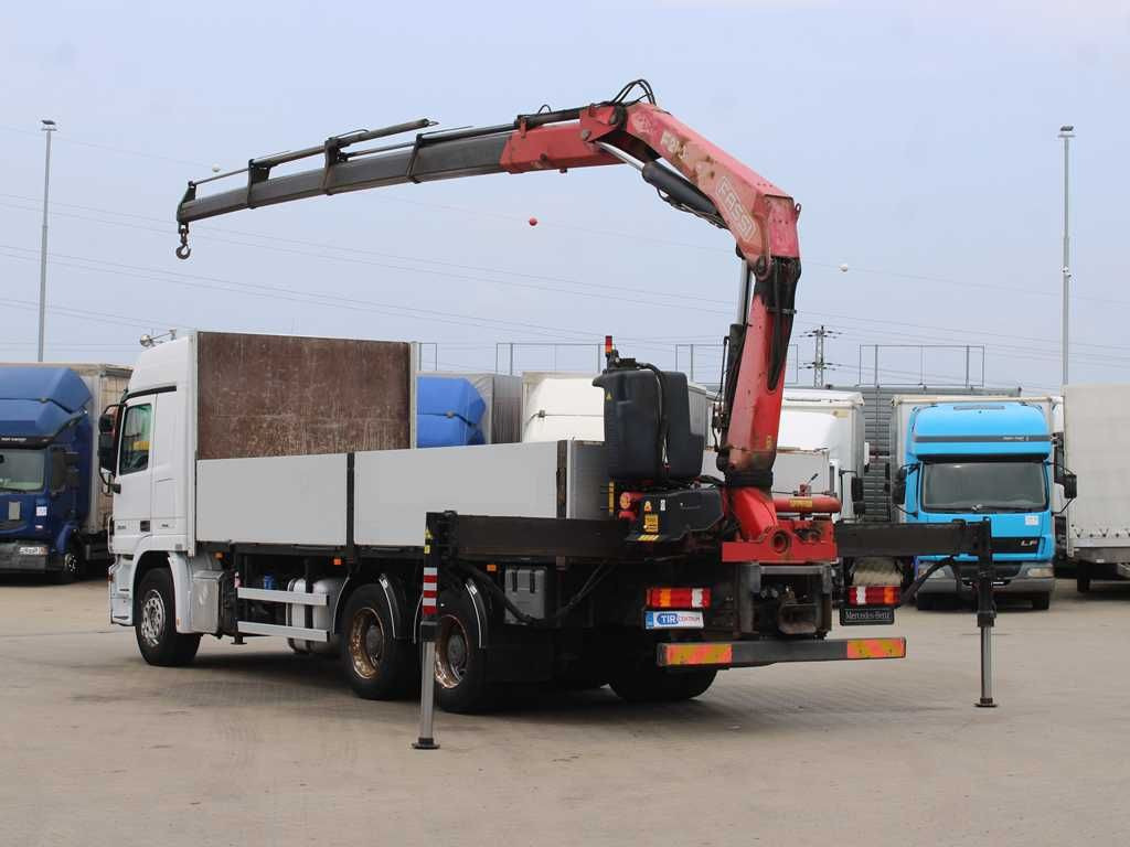Mercedes-Benz Actros 2644, 6X4, EURO 4, CRANE FASSI F210 - Camión grúa: foto 4 Mercedes-Benz Actros 2644, 6X4, EURO 4, CRANE FASSI F210 - Camión grúa: foto 4
