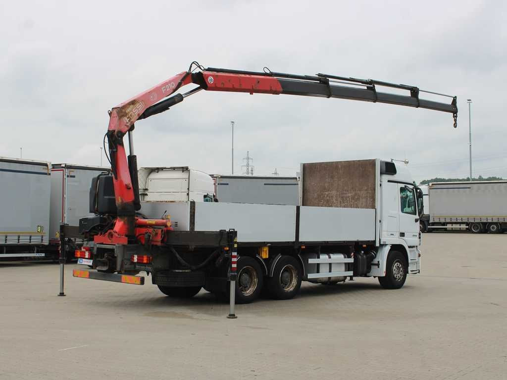 Mercedes-Benz Actros 2644, 6X4, EURO 4, CRANE FASSI F210 - Camión grúa: foto 3 Mercedes-Benz Actros 2644, 6X4, EURO 4, CRANE FASSI F210 - Camión grúa: foto 3