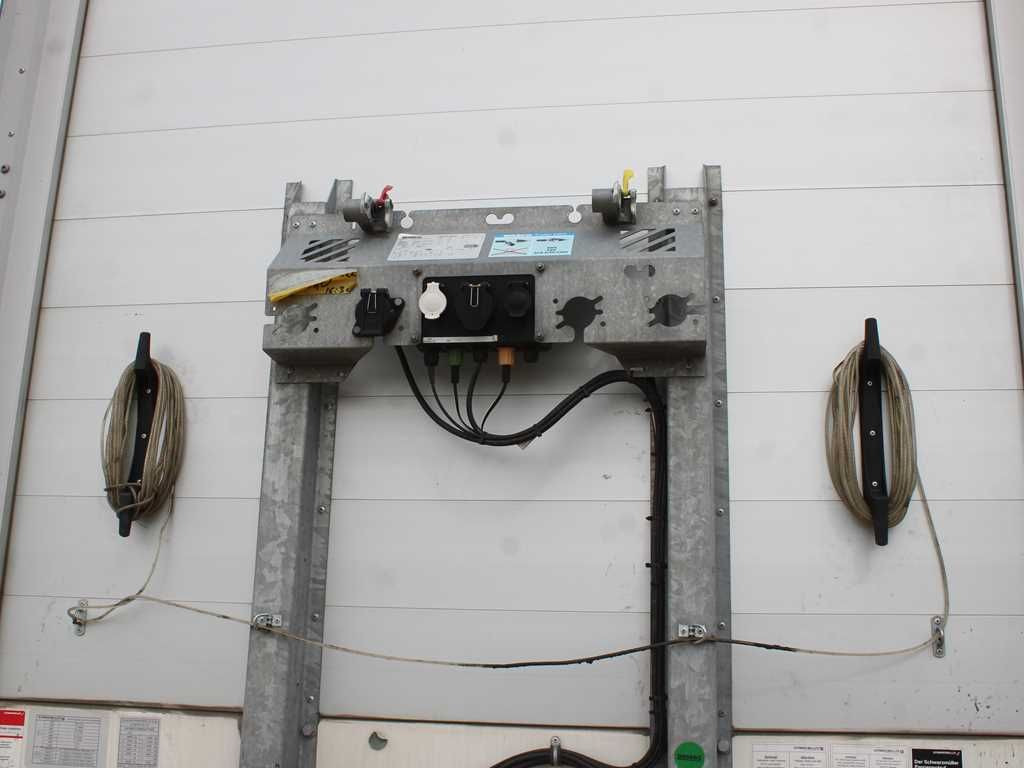 Schwarzmüller SPA 3/E, MULTILOCK, LIFTING AXLE, SAF, MULDA - Semirremolque lona: foto 5 Schwarzmüller SPA 3/E, MULTILOCK, LIFTING AXLE, SAF, MULDA - Semirremolque lona: foto 5