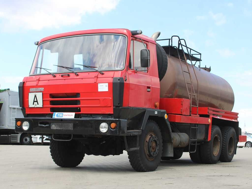 T815, 6X6, 11m³, SEWAGE TRUCK - Camión cisterna: foto 1 T815, 6X6, 11m³, SEWAGE TRUCK - Camión cisterna: foto 1