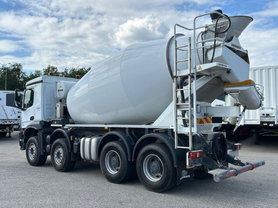 Mercedes-Benz Arocs 3743, 8x4 Betonmischer, Euro 6, 9m³ Liebherr Mischer - Camión hormigonera: foto 4 Mercedes-Benz Arocs 3743, 8x4 Betonmischer, Euro 6, 9m³ Liebherr Mischer - Camión hormigonera: foto 4