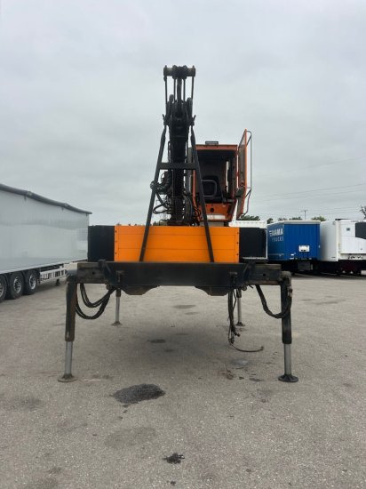 Plateau-Wechselpritsche mit Loglift 140S inkl. Rotator und Greifer - Remolque portacontenedore/ Intercambiable: foto 2 Plateau-Wechselpritsche mit Loglift 140S inkl. Rotator und Greifer - Remolque portacontenedore/ Intercambiable: foto 2