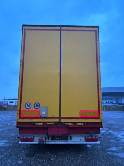 Schwarzmüller ,Fahrzeugtransporter, Mulde + Hubdach, Edscha-Verdeck, Auffahrtsrampen - Semirremolque lona: foto 5 Schwarzmüller ,Fahrzeugtransporter, Mulde + Hubdach, Edscha-Verdeck, Auffahrtsrampen - Semirremolque lona: foto 5