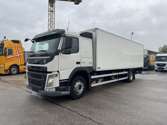 Volvo FM 420, Schlafkabine Koffer mit Ladebordwand - Camión caja cerrada: foto 1 Volvo FM 420, Schlafkabine Koffer mit Ladebordwand - Camión caja cerrada: foto 1