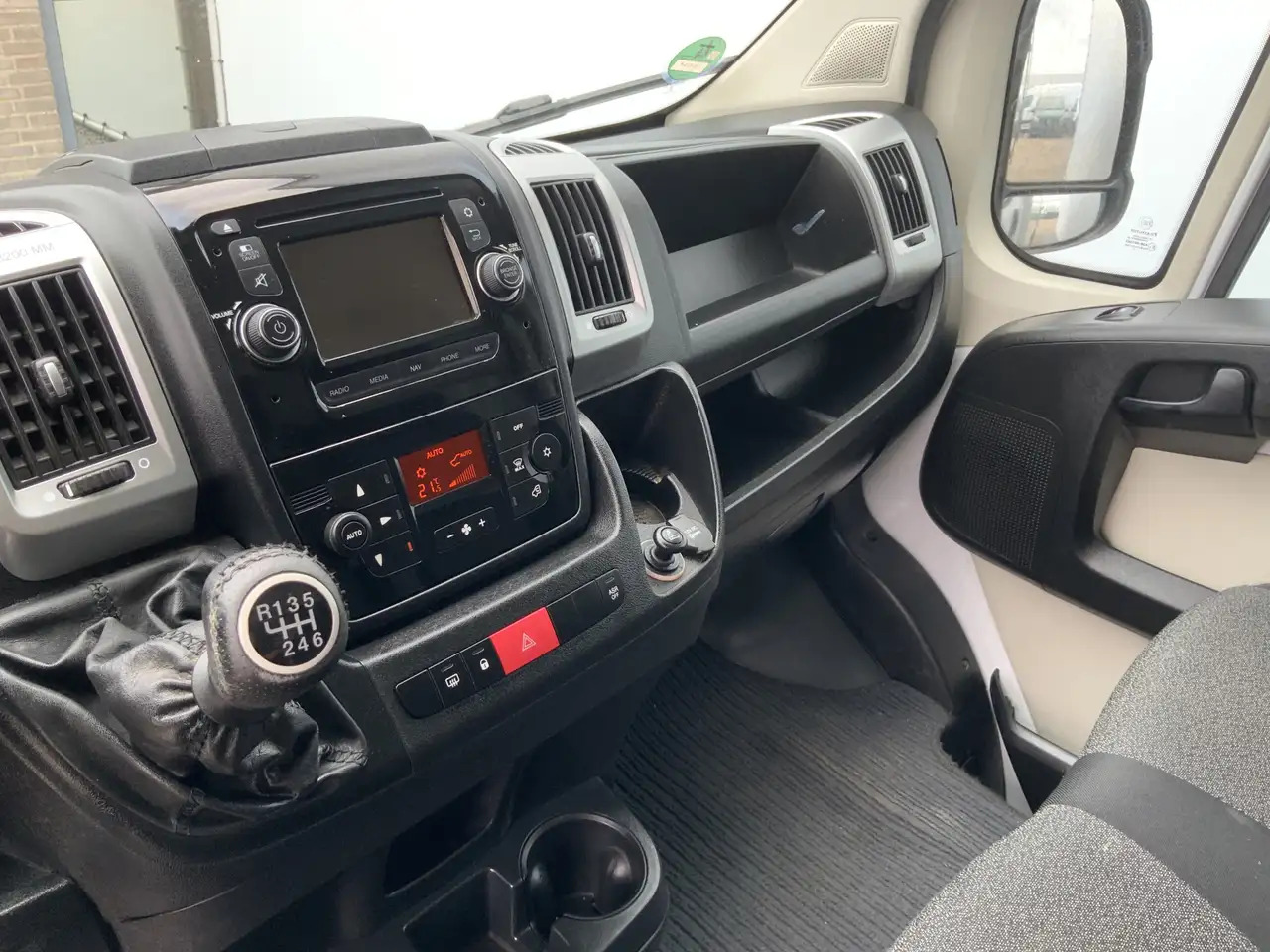 Fiat Ducato 35H 2.3 MultiJet L3H1 Meubelbak & Lift & Zijdeur A - Furgoneta caja cerrada: foto 4 Fiat Ducato 35H 2.3 MultiJet L3H1 Meubelbak & Lift & Zijdeur A - Furgoneta caja cerrada: foto 4