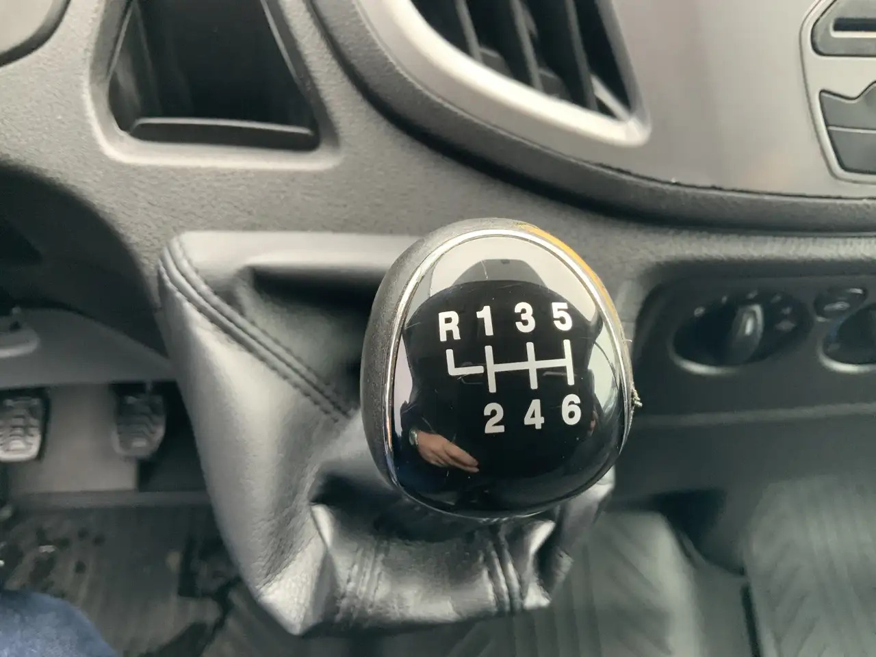 Furgón Ford Transit 330 2.2 TDCI L3H3 Ambiente Airco 3 Zits Euro 5: foto 13