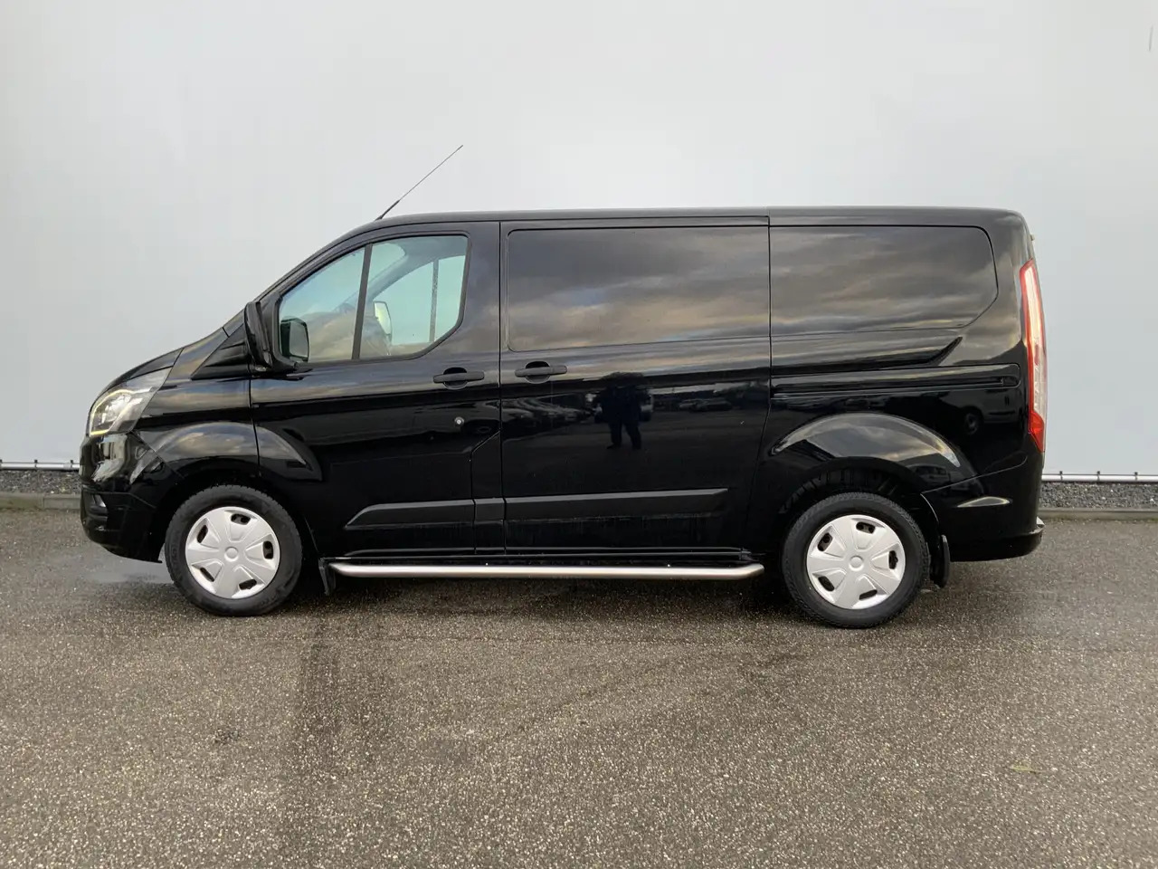 Ford Transit Custom 280 2.0 TDCI L1H1 Automaat Dub Schuifdeur Side Bar - Furgón: foto 3 Ford Transit Custom 280 2.0 TDCI L1H1 Automaat Dub Schuifdeur Side Bar - Furgón: foto 3