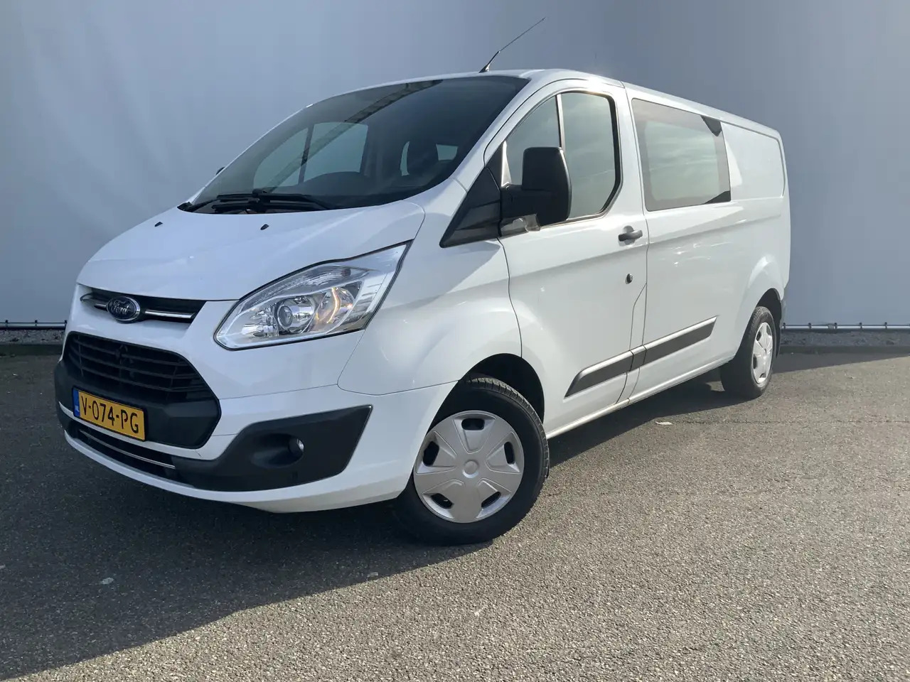 Ford Transit Custom 290 2.0 TDCI L2H1 6 Zits Trend DC Airco Cruise Tre - Furgoneta combi: foto 1 Ford Transit Custom 290 2.0 TDCI L2H1 6 Zits Trend DC Airco Cruise Tre - Furgoneta combi: foto 1