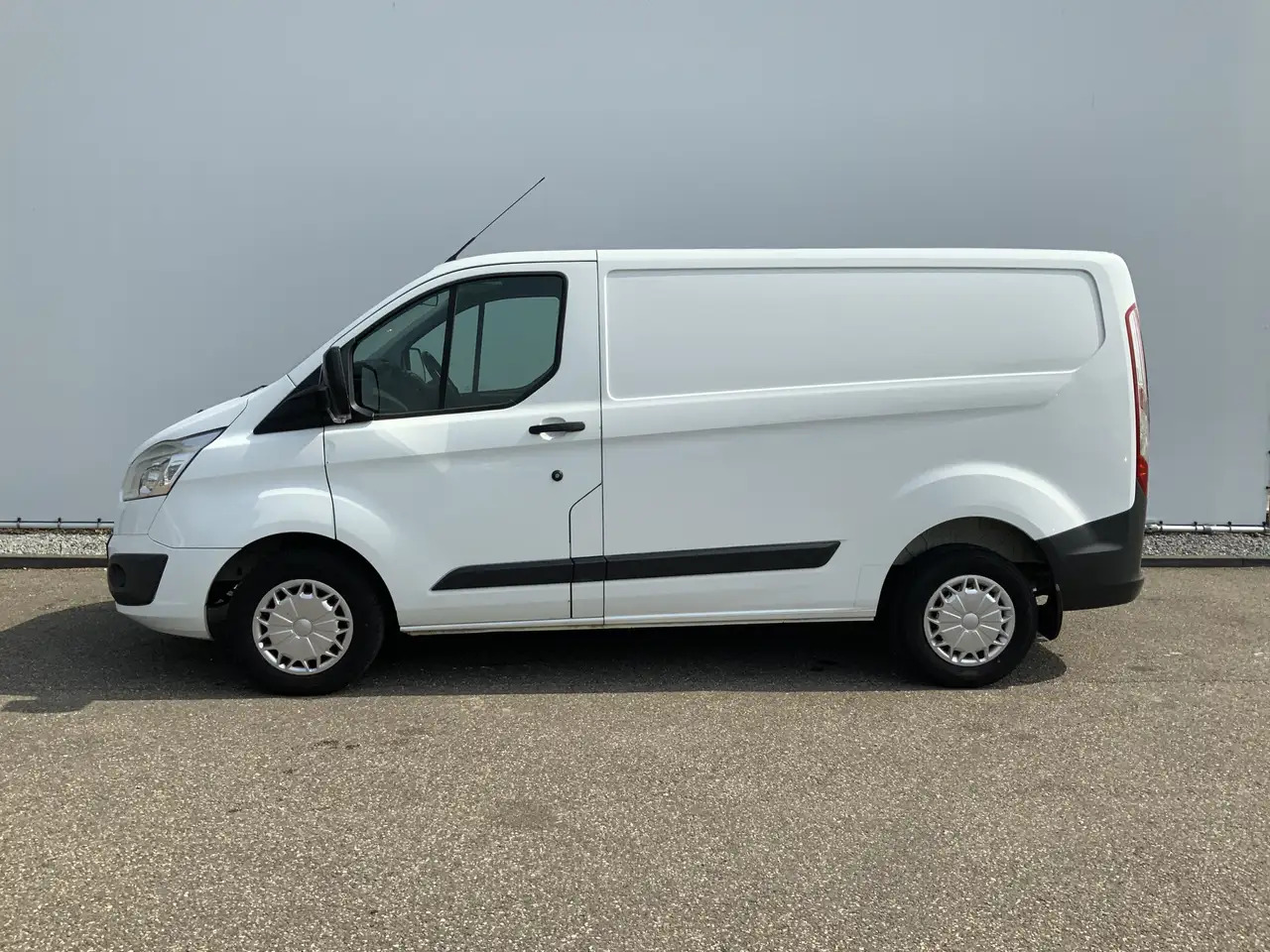 Ford Transit Custom 290 2.2 TDCI L1H2 Trend Airco Cruise 3 Zits Trekha - Furgón: foto 3 Ford Transit Custom 290 2.2 TDCI L1H2 Trend Airco Cruise 3 Zits Trekha - Furgón: foto 3