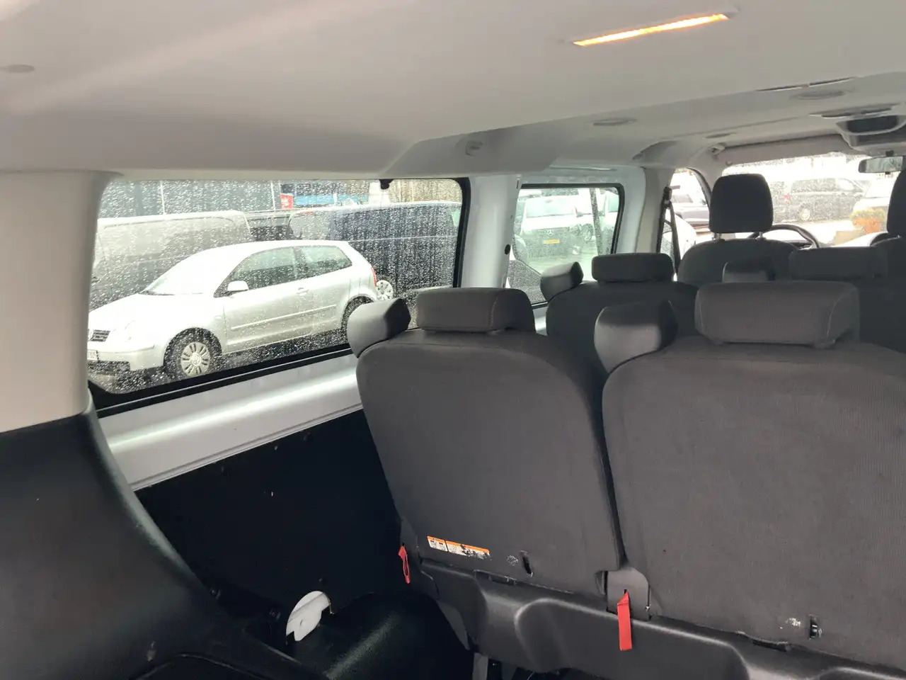 Furgoneta de pasajeros Ford Transit Custom 300 2.2 TDCI L2H1 (11000,- ex btw /ex bpm)Trend: foto 13