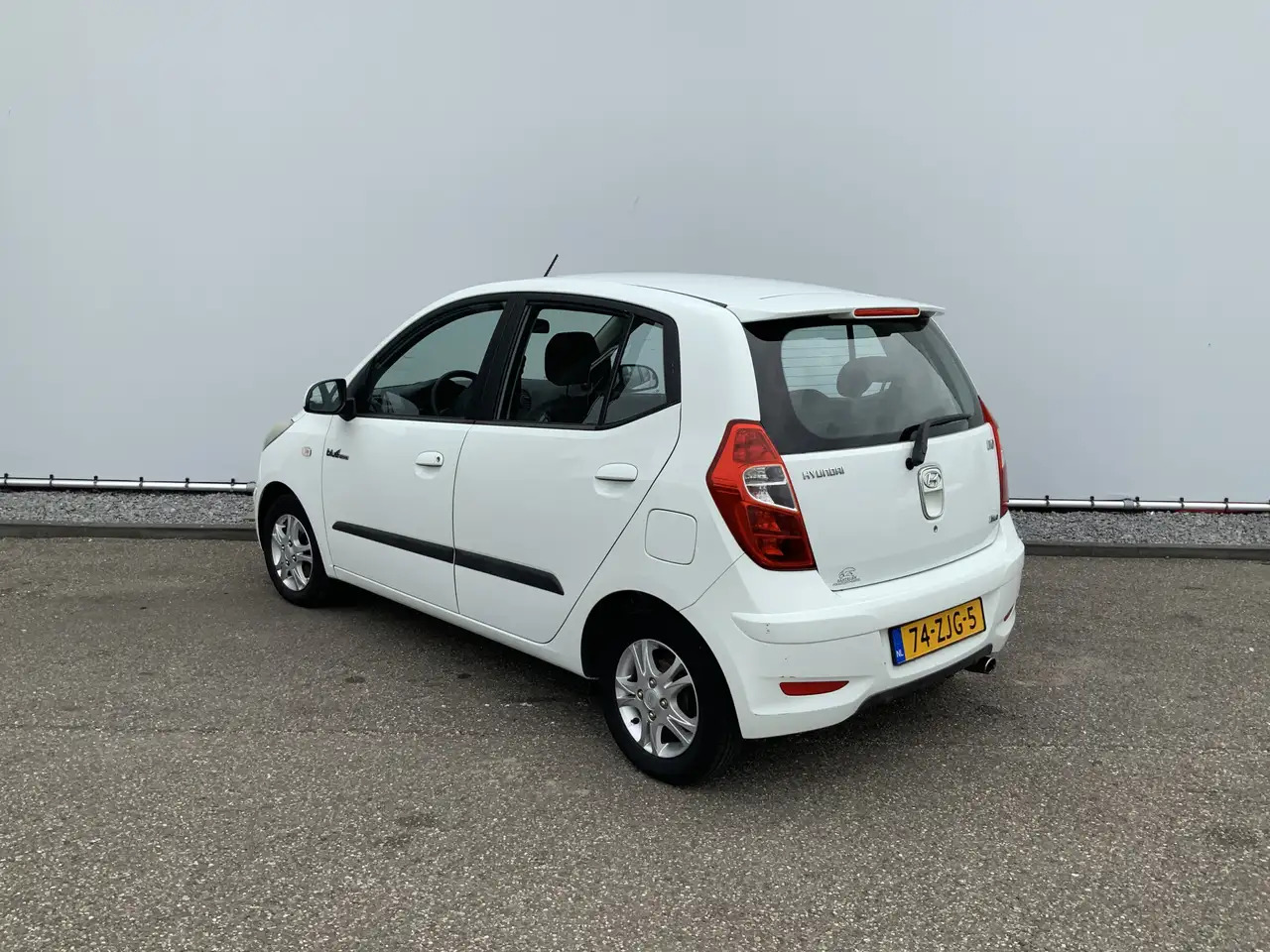 Hyundai i10 1.0 Pro 54083 KM! Airco, Lichtmetalen Wielen! - Hatchback: foto 3 Hyundai i10 1.0 Pro 54083 KM! Airco, Lichtmetalen Wielen! - Hatchback: foto 3