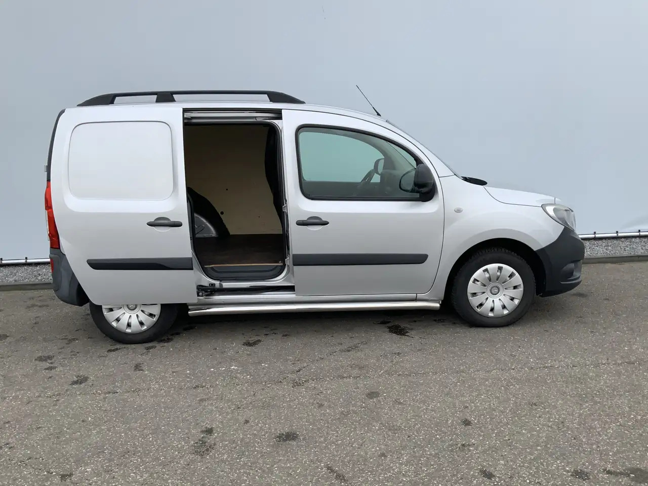 Furgoneta pequeña Mercedes-Benz Citan 109 CDI BlueEFFICIENCY Business Ambition Airco Tre: foto 13